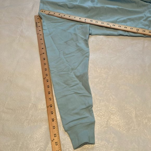 Fila Long Sleeve Crew Neck Sweatshirt with Pockets Blue Medium M NWT - Picture 9 of 10